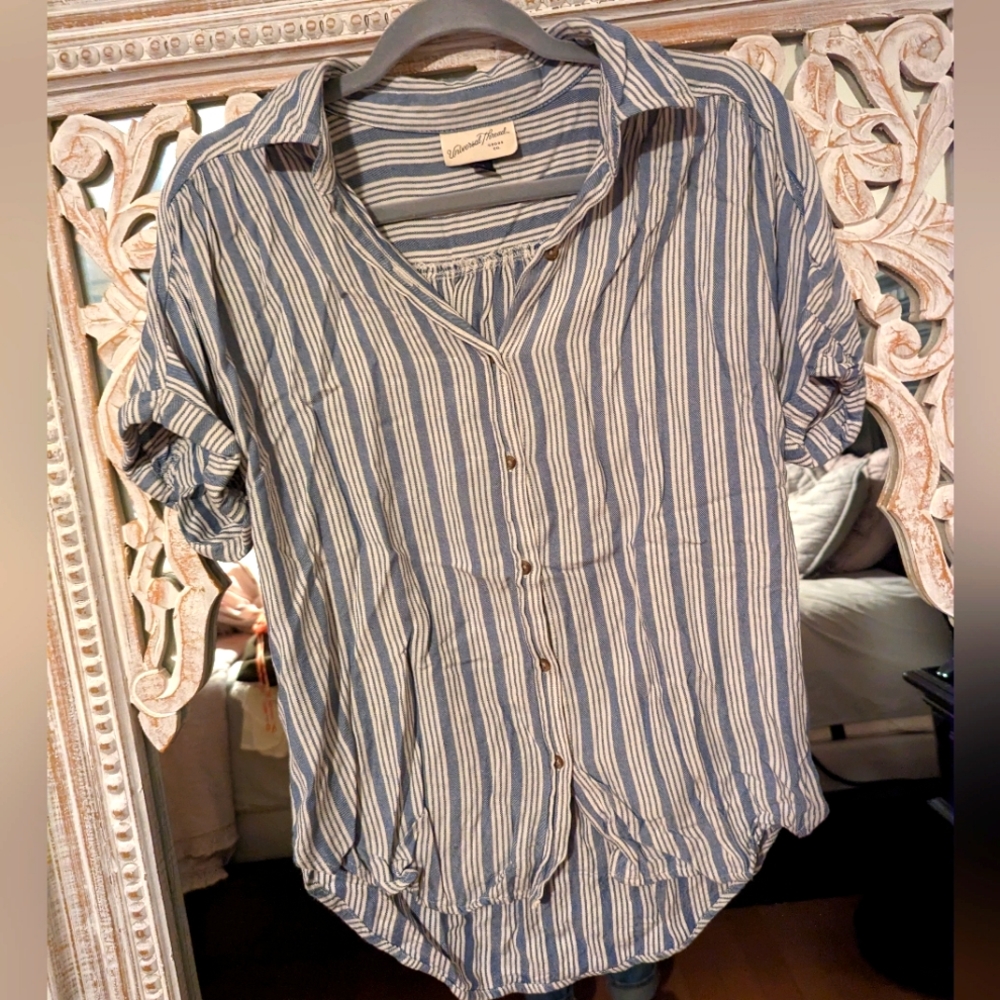 Lightweight flowy boxy striped button down shirt - extra small